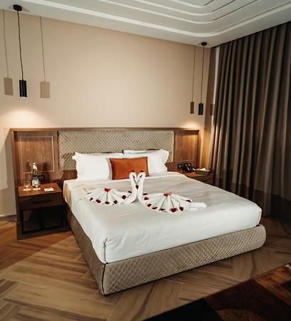 City Hotel By Waves Kenitra Esterno foto