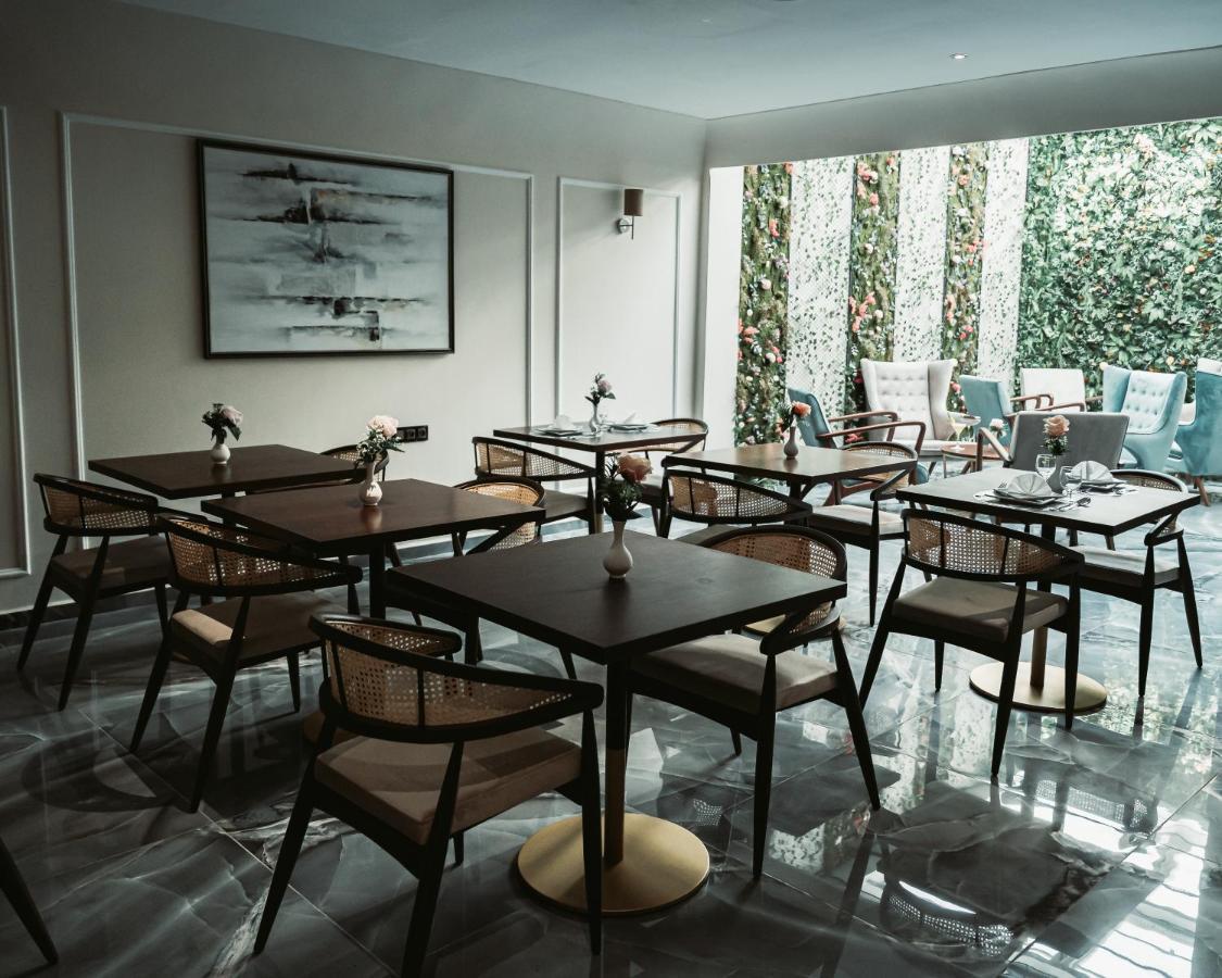 City Hotel By Waves Kenitra Esterno foto