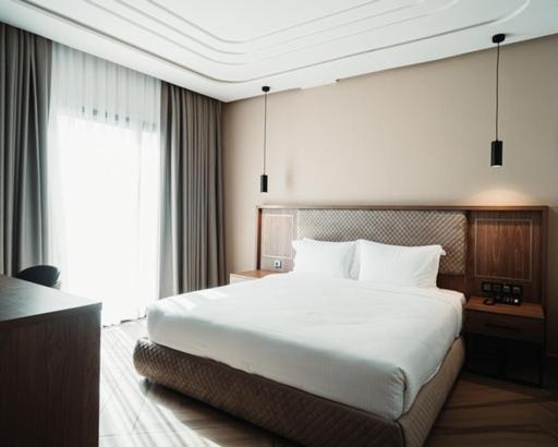 City Hotel By Waves Kenitra Esterno foto
